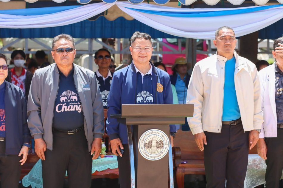 ร่วมพิธีเปิดงานกีฬาสี โรงเรียนประโคนชัยพิทยาคม